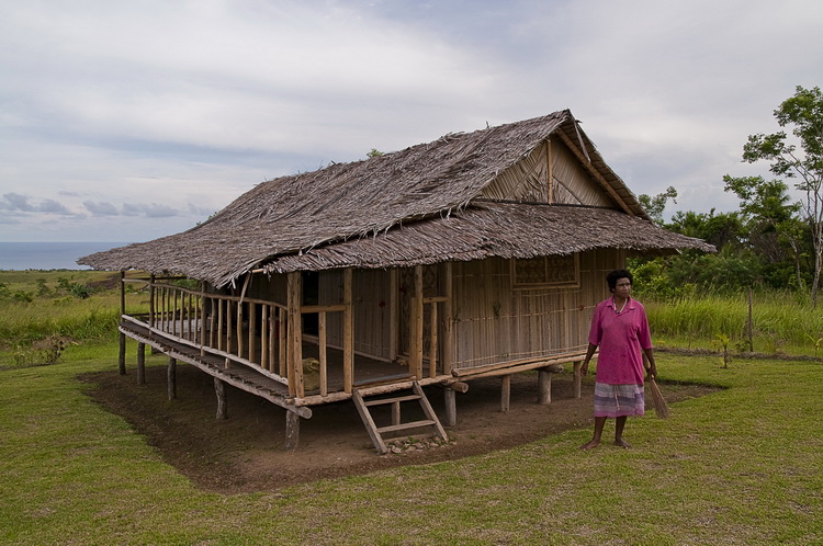 Village Life in Papua New Guinea - Jackson's Guest House in Orotoaba Village